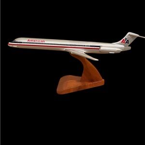 American Airlines Boeing 767-300 Old Color Desk Display  1/100 Model SC Airplane
